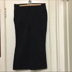 Old Navy cropped Flirt pants in navy.