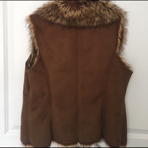 Chico's Faux Fur / Faux Suede Vest  Size 1 / Small - Picture 3 of 6