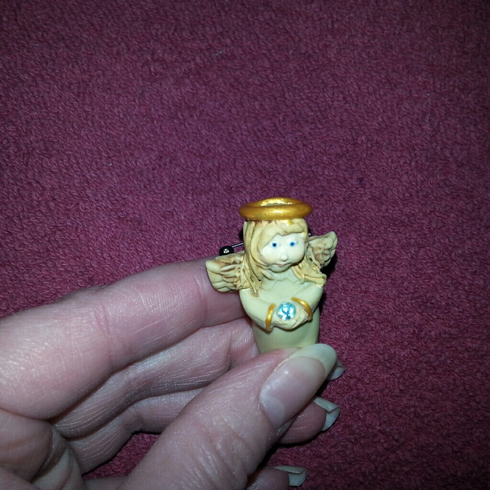 Angel Pin - Picture 2 of 4