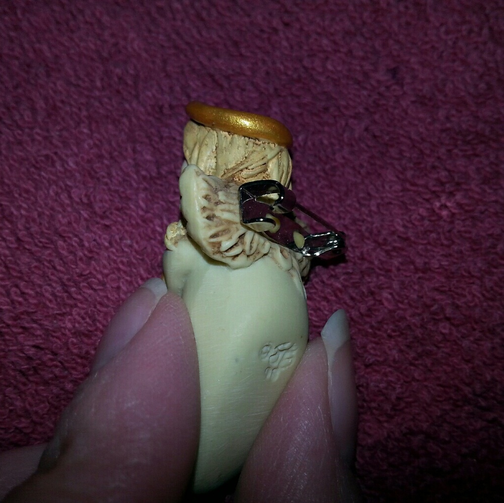 Angel Pin - Picture 3 of 4