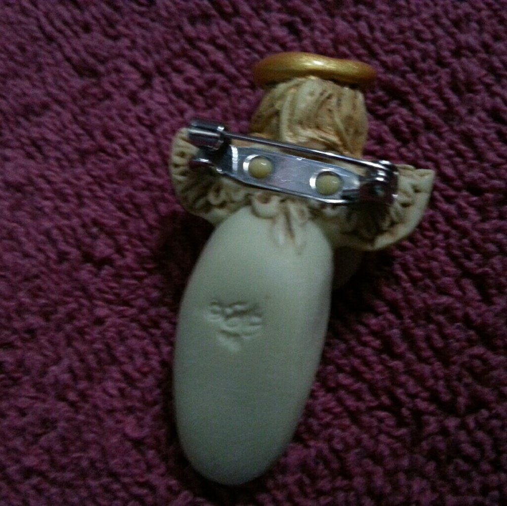 Angel Pin - Picture 4 of 4