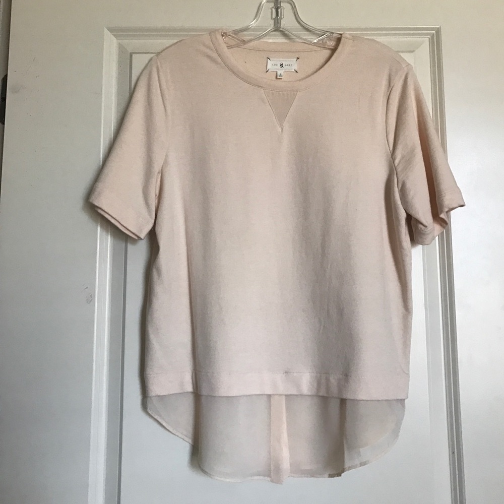 Size small. Lou & Grey casual pink top