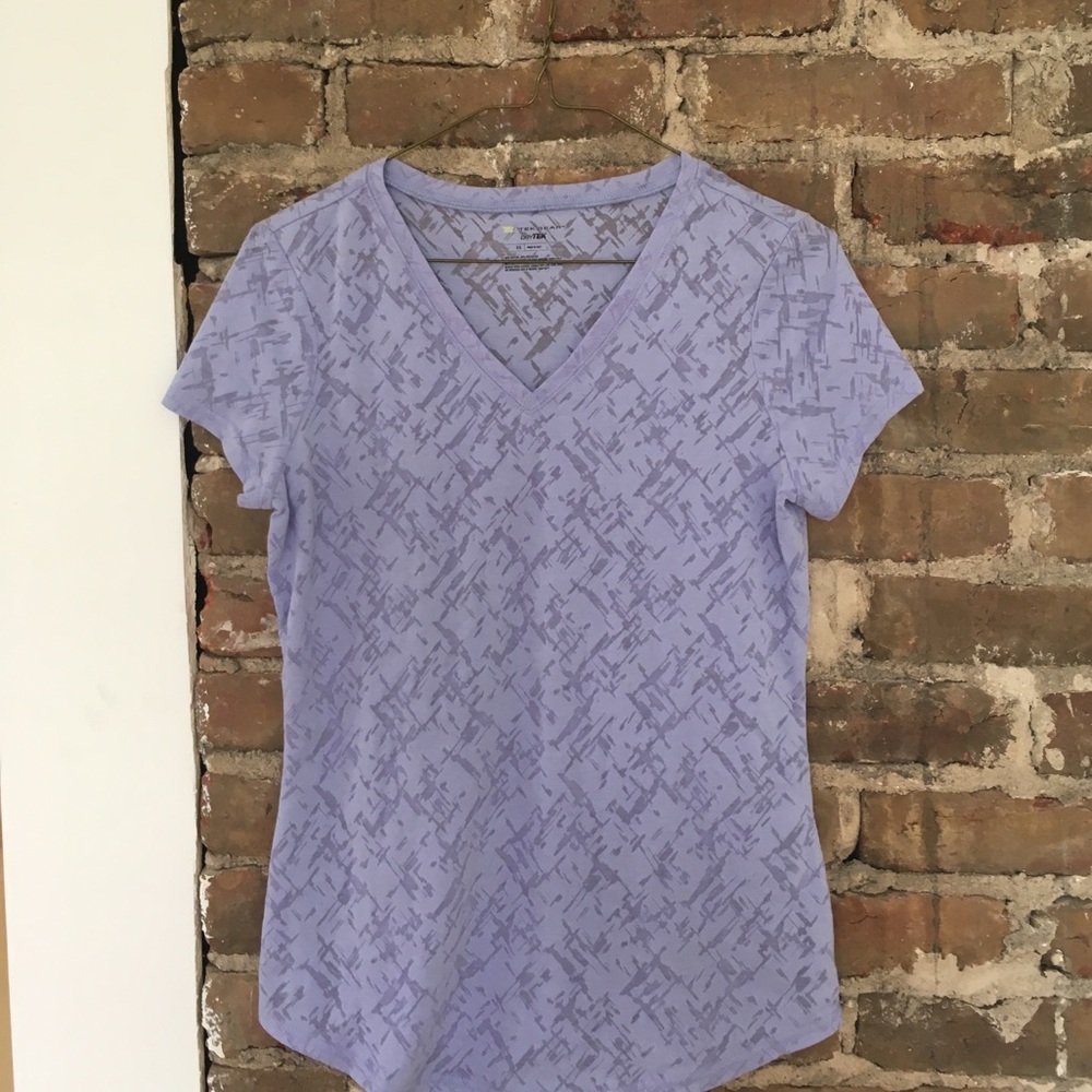 Lavender Exercise tee v neck