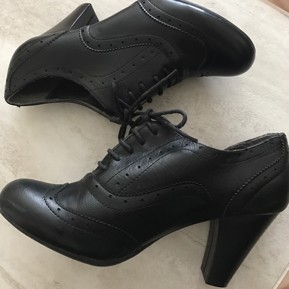 Cute little ankle boots.