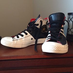 Converse Sneakers- women's size 7