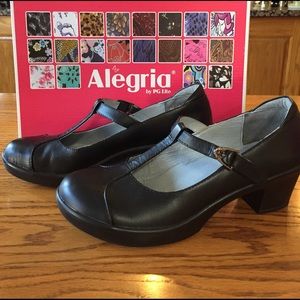 Alegria Coco black T-strap like brand new