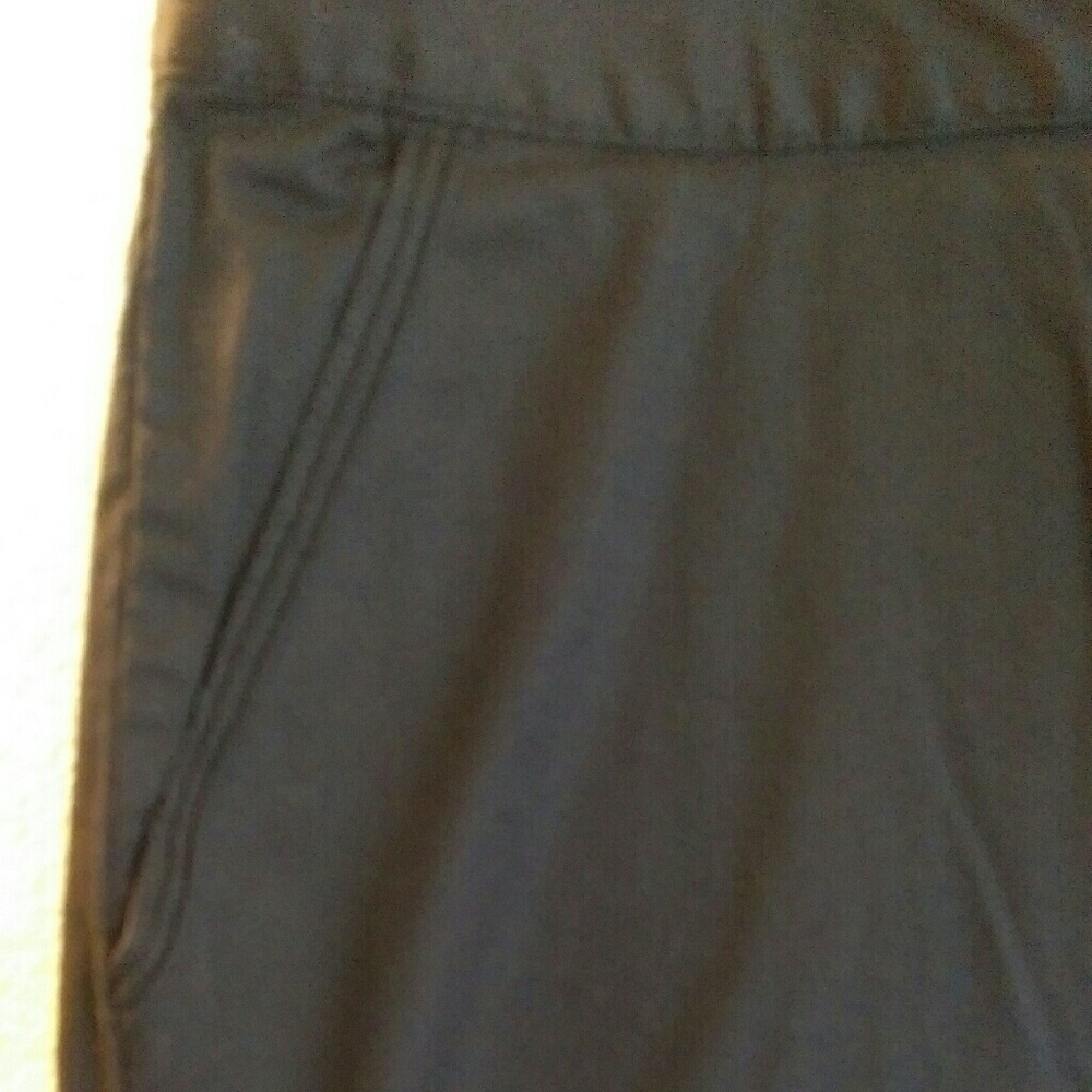 Bermuda Shorts - Picture 3 of 5