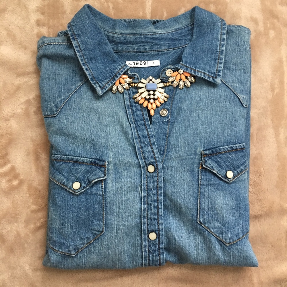 GAP 1969 Chambray Top
