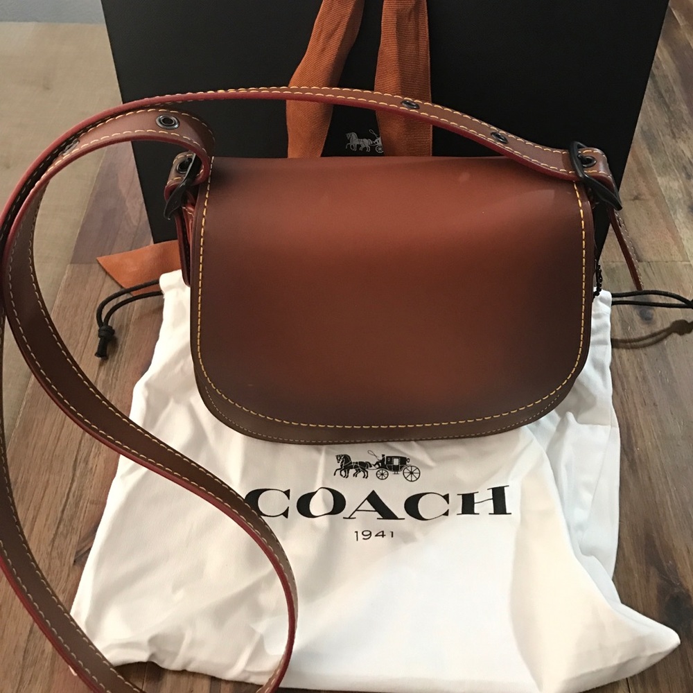 COACH 23 Leather Saddle Bag Glove Tanned Leather