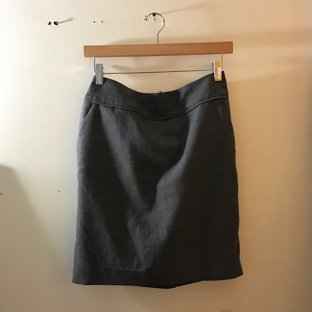 grey skirt