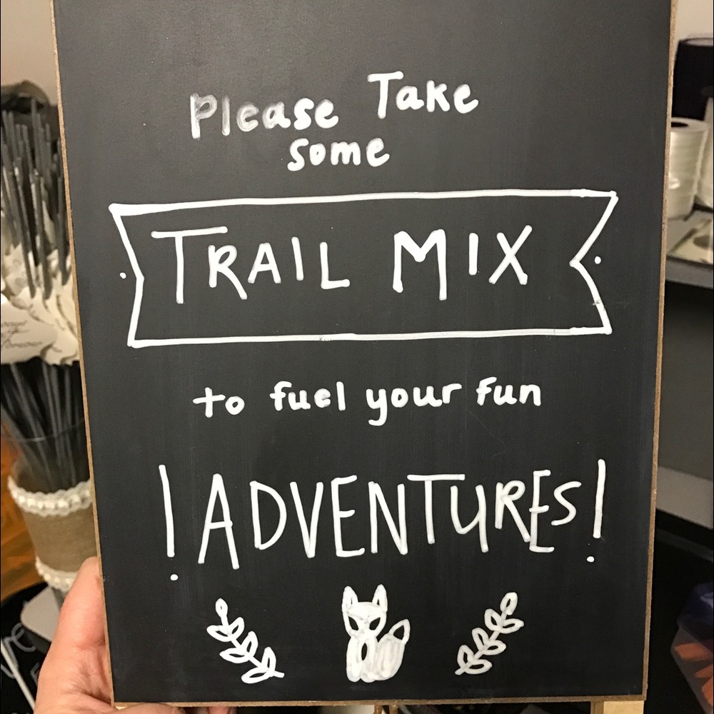 Hanging chalkboard/dry erase easel