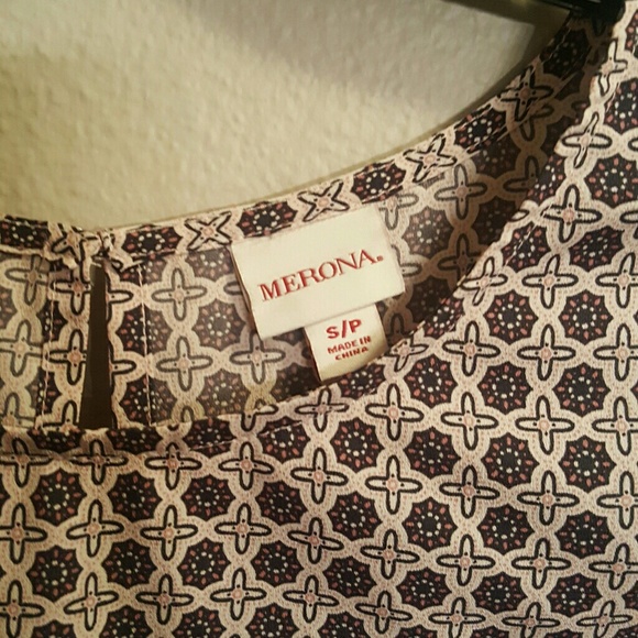 Patterned Blouse - Picture 4 of 4