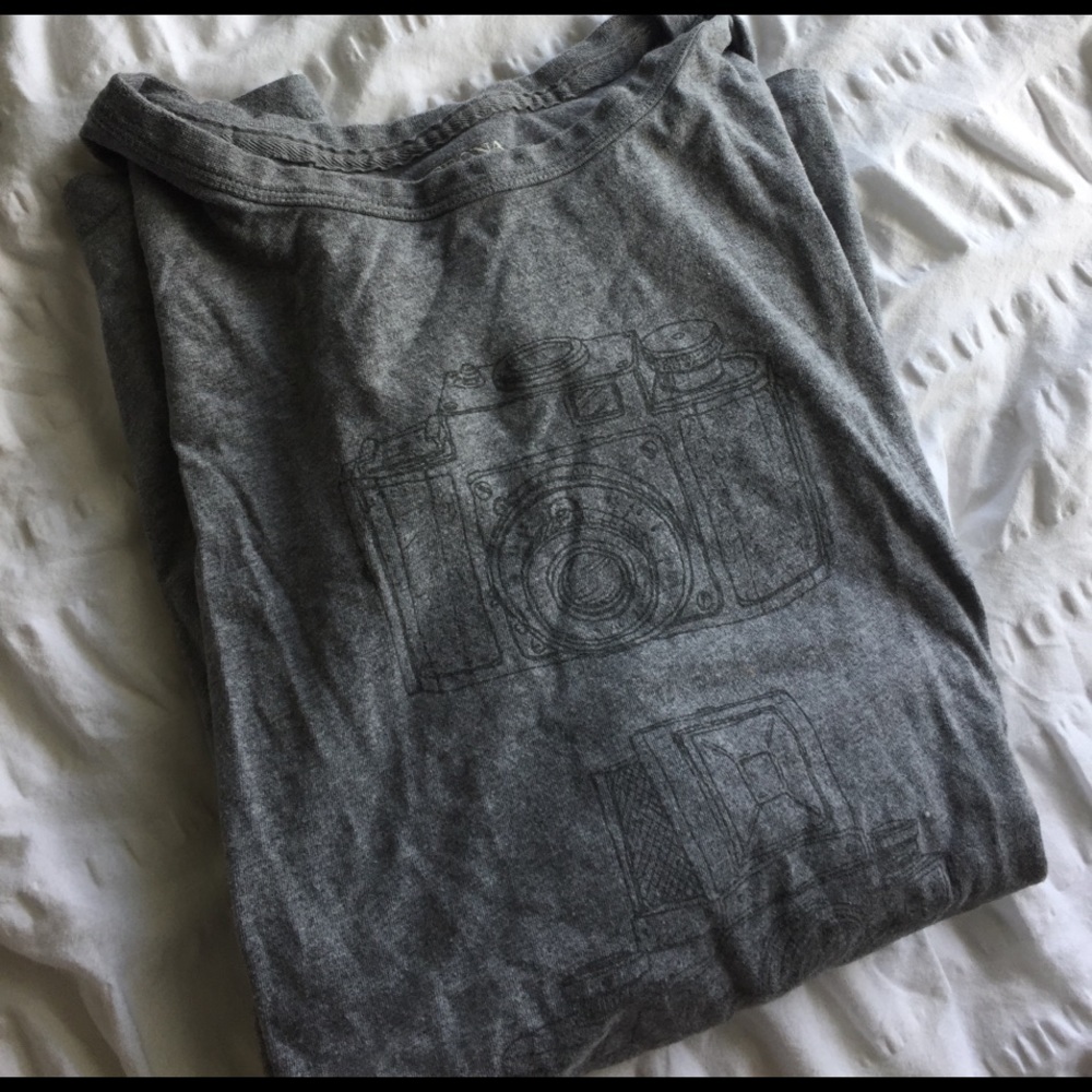 Grey short sleeve