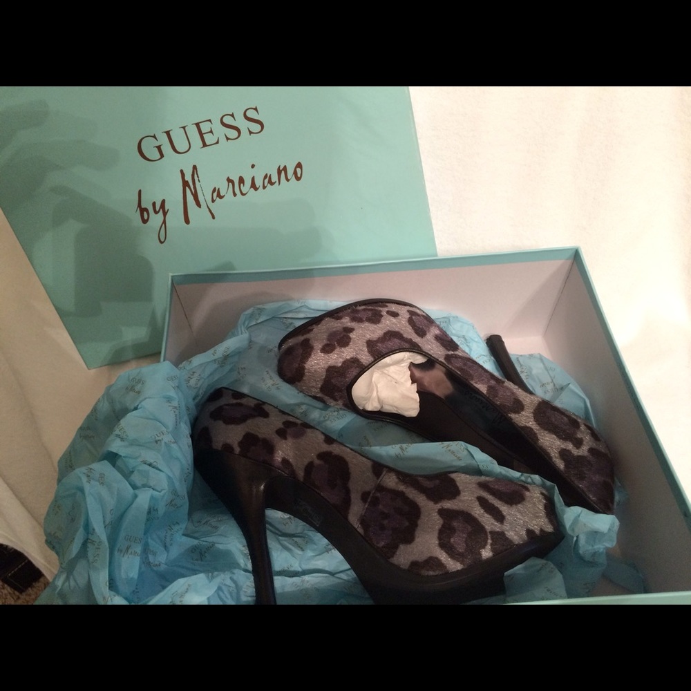 Guess by Marciano. Geng Platform Pump. 7M
