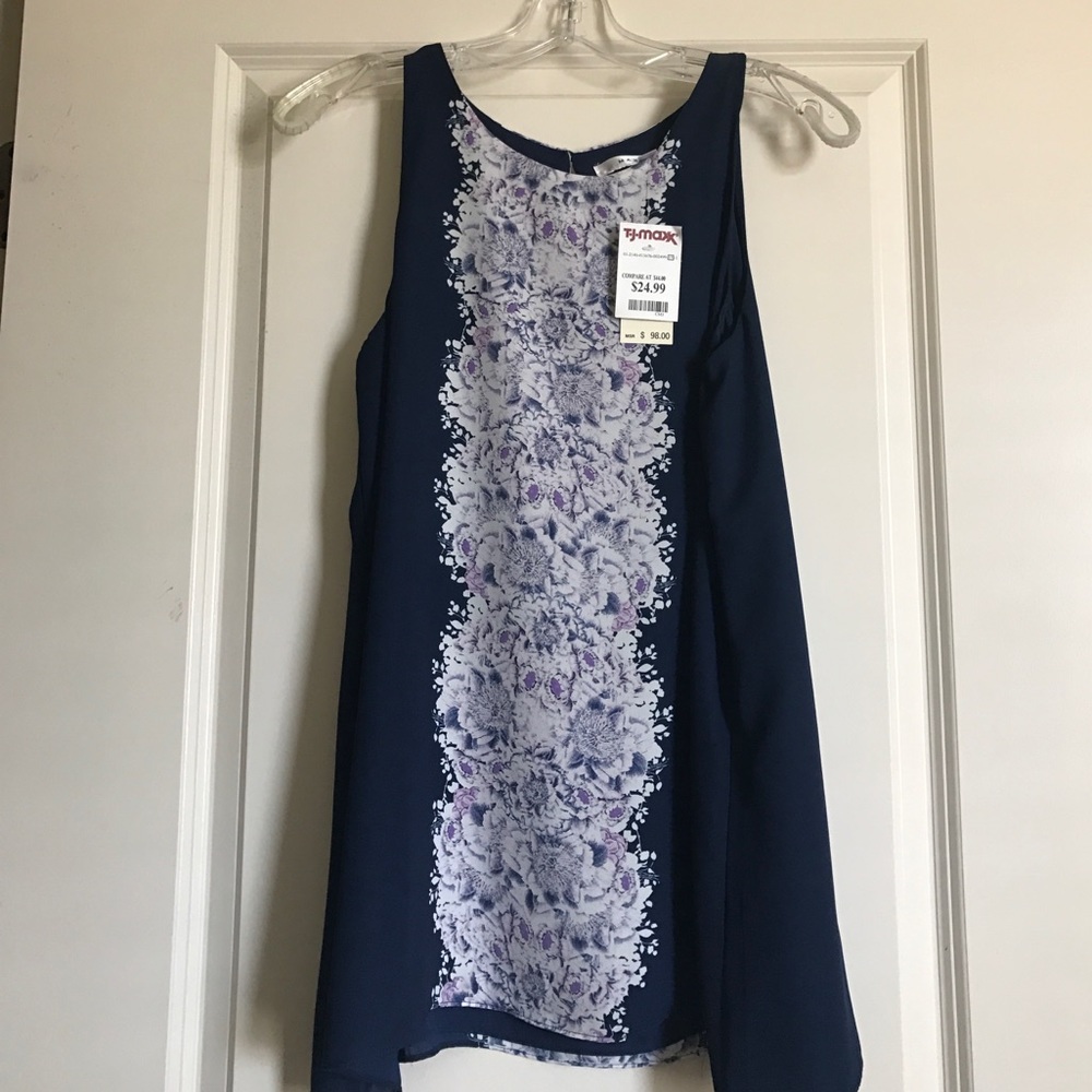 NWT!Max studio. Size small floral tank top