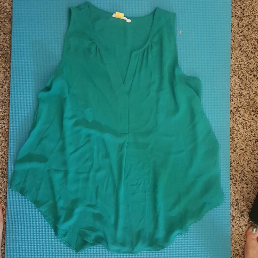 Kelly green sleeveless tunic