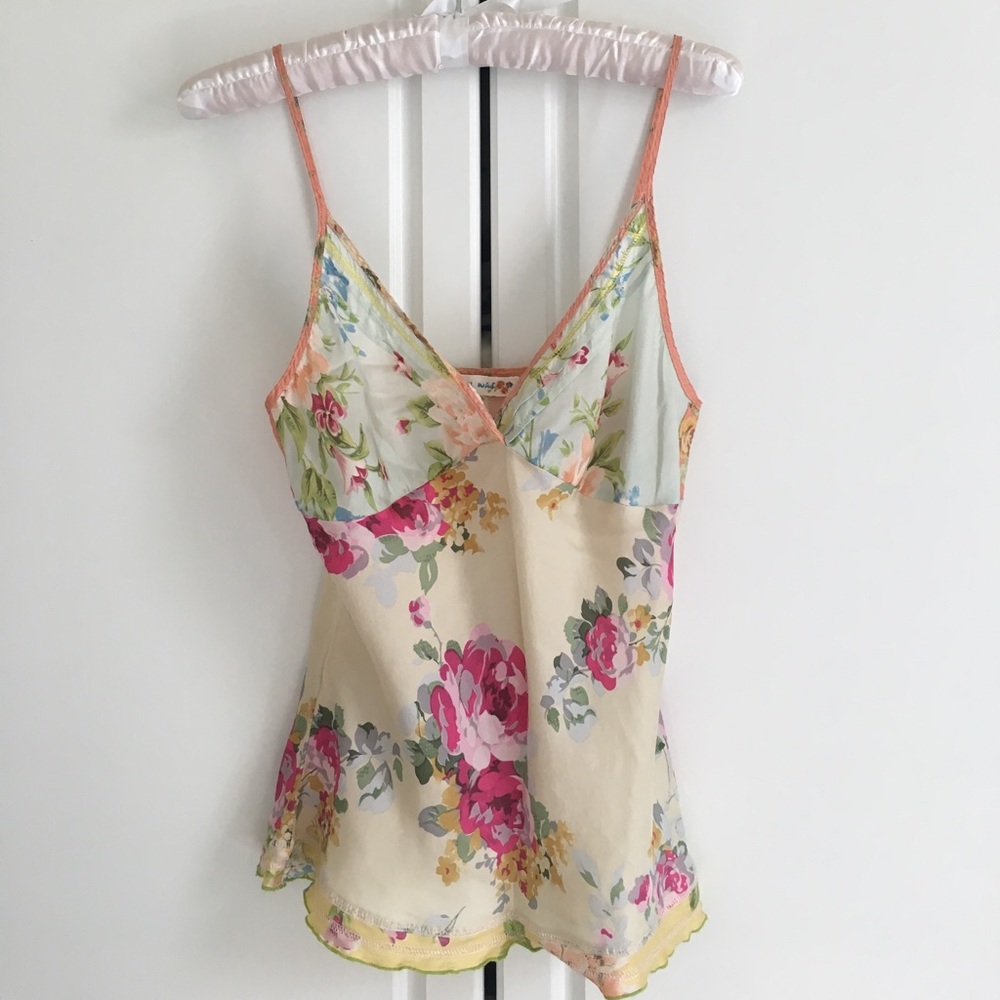 🐝 Silk Sleeveless Top 🐝