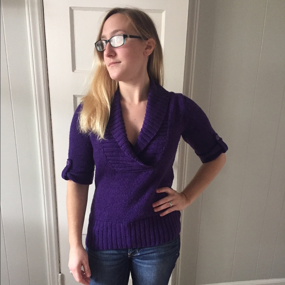 Arizon purple sweater, size Large.