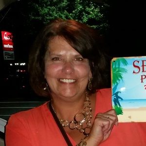 Meet your Posher, Dellena