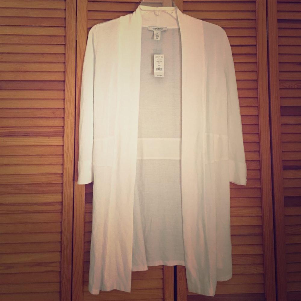🔴White House Black Market Cardigan🔴