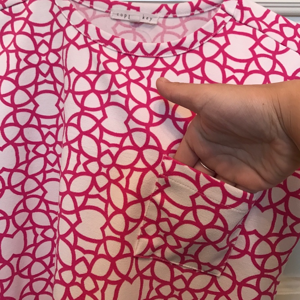 Dillard’s Pink & White Top Kids Medium - Picture 3 of 4