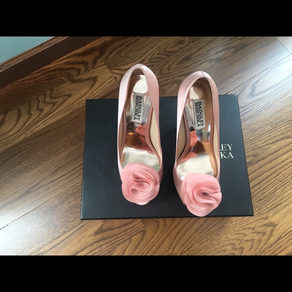 Badgley Mischka Pump