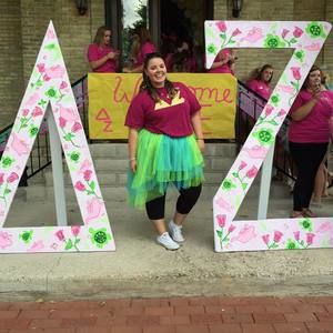 Meet your Posher, Julie