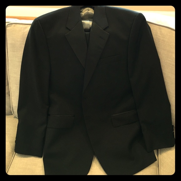 Classic Calvin Klein Tuxedo - Picture 1 of 4