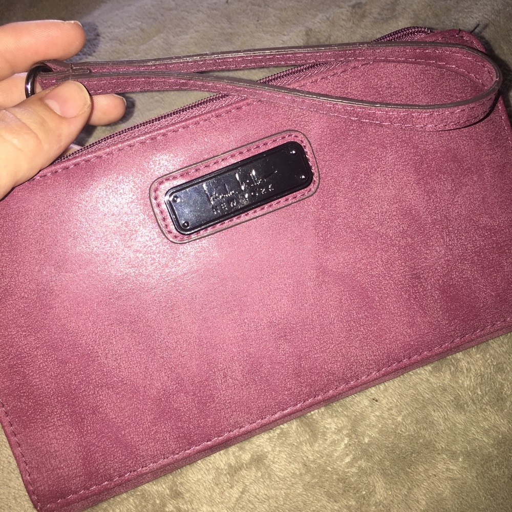 ✖️✖️✖️SOLD✖️✖️✖️  Nicole Miller Wristlet