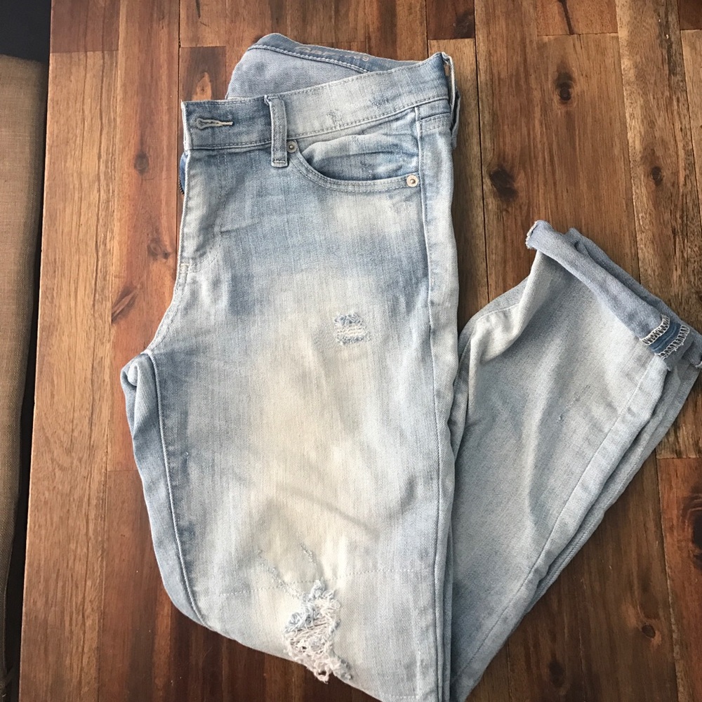 Gap 1969 Girlfriend Jeans Light Destroyed size 26