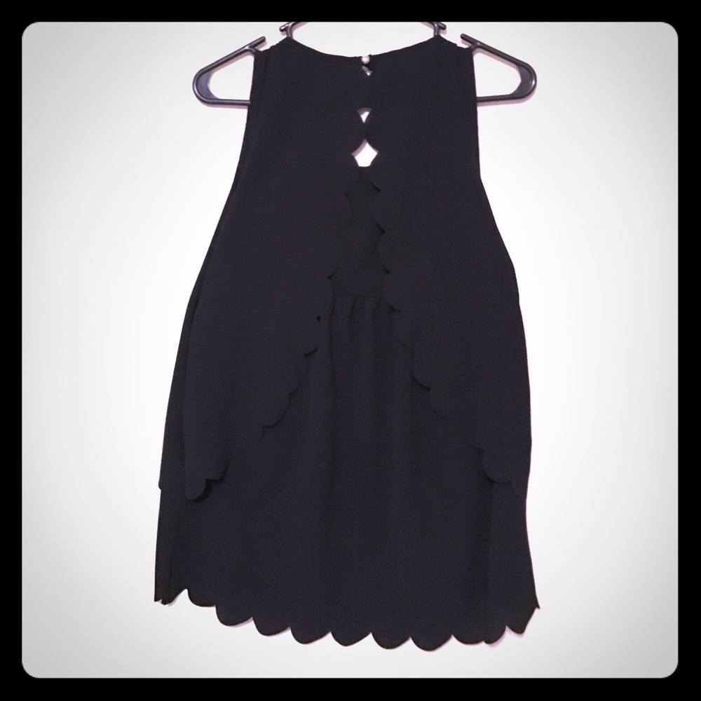 Scalloped tank