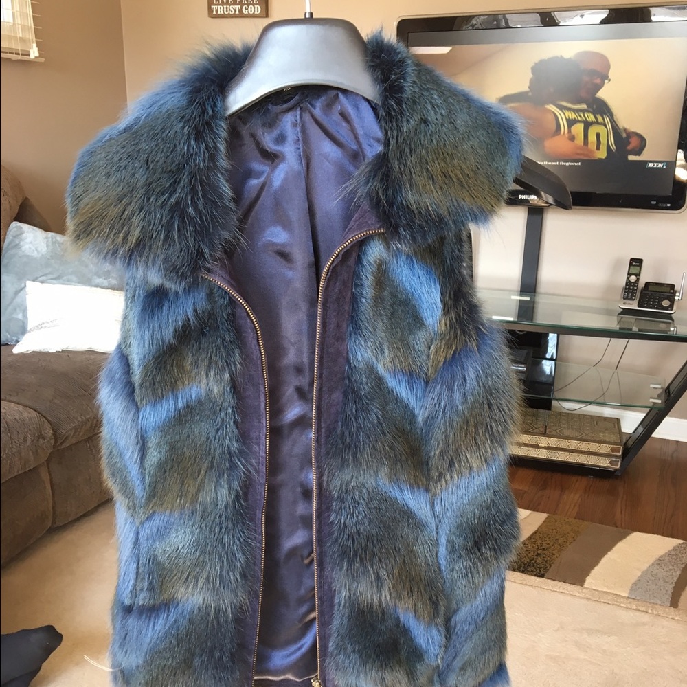 Real fur Dyed Coyote vest! NEVER Been WORN!