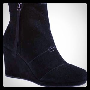 Toms black suede Desert wedge booties.