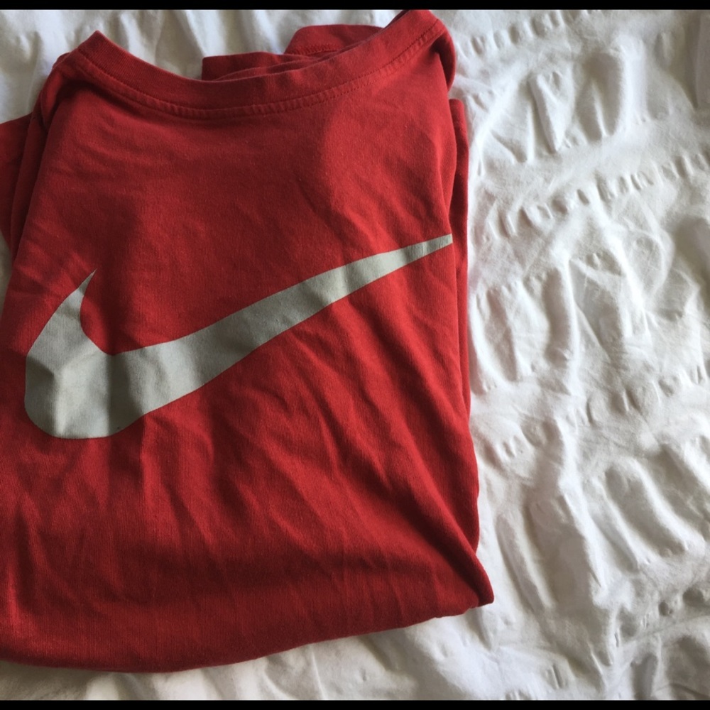 Red Nike short sleeve