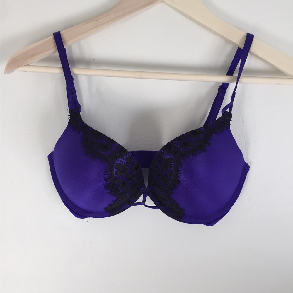 Victoria Secret Bra!! Bombshell!
