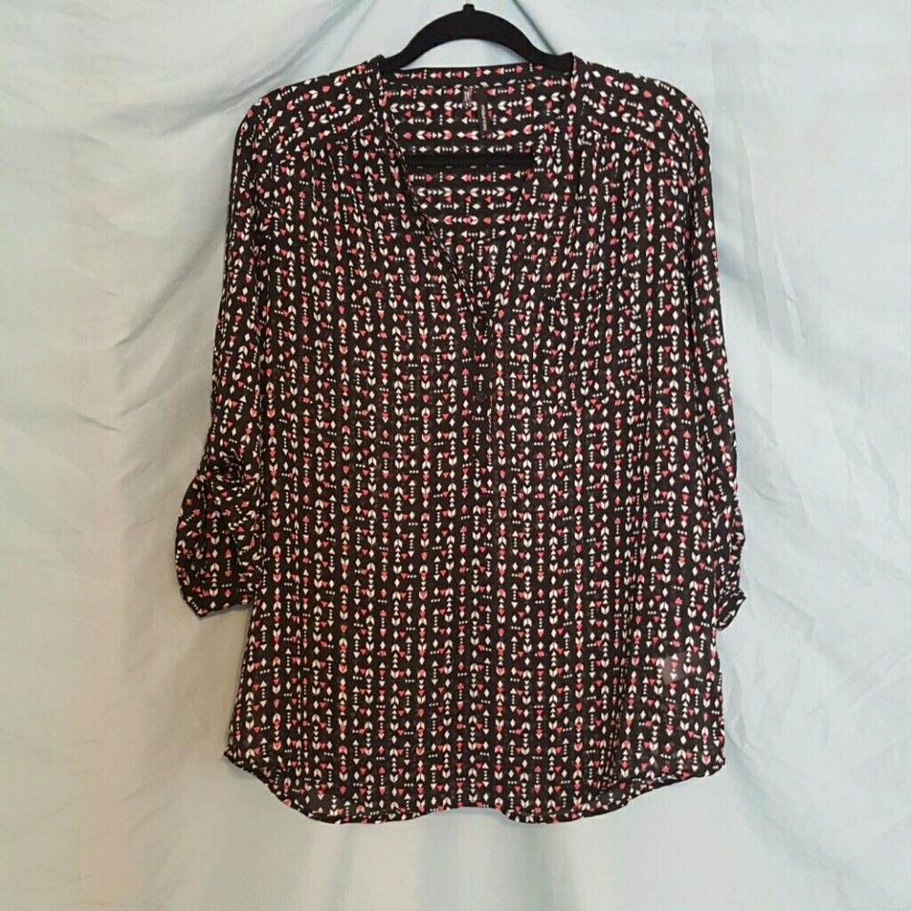 EUC Maurices Chiffon Tunic with button up sleeves