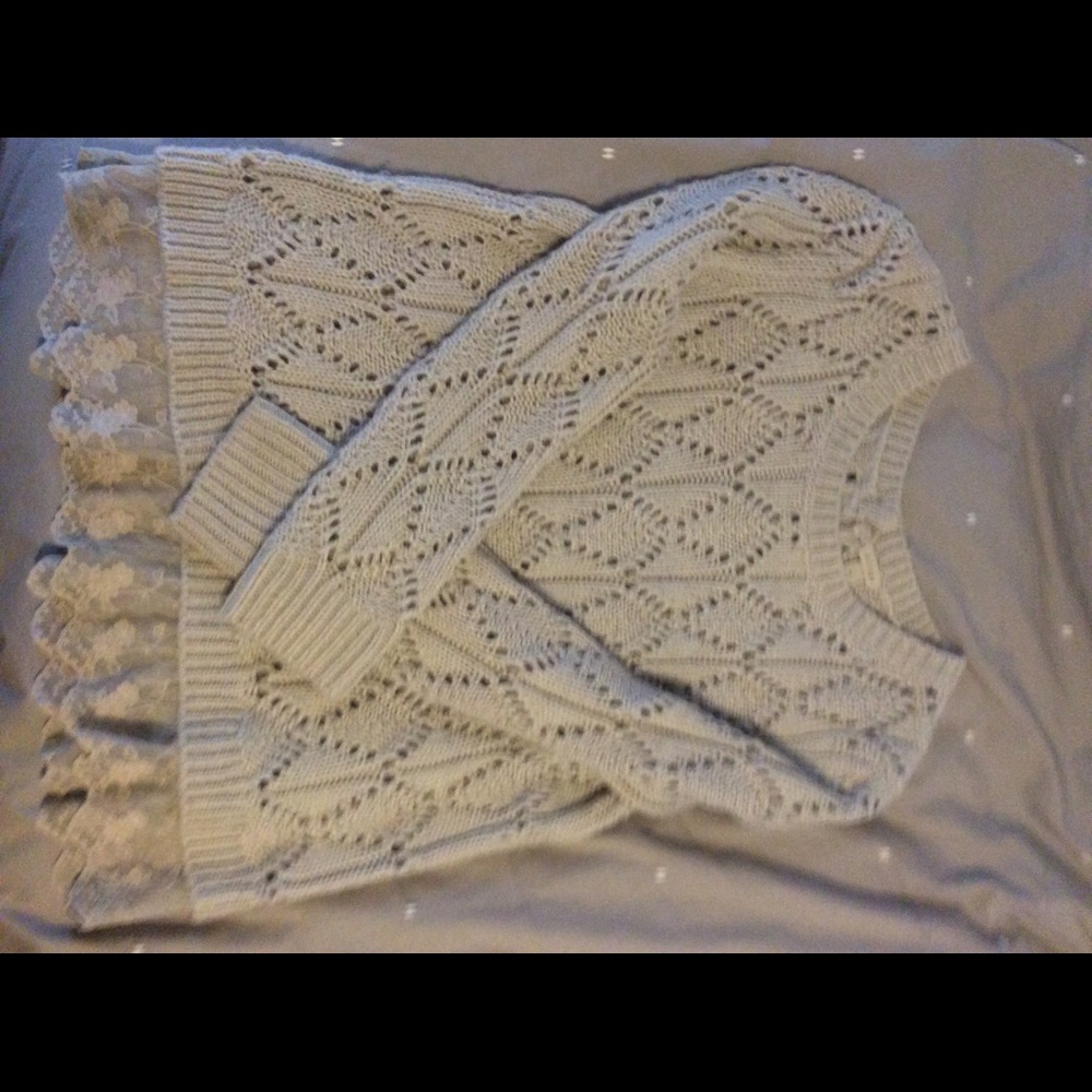 Hinge Sweater - Picture 2 of 3