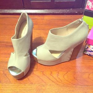 Chinese laundry wedges