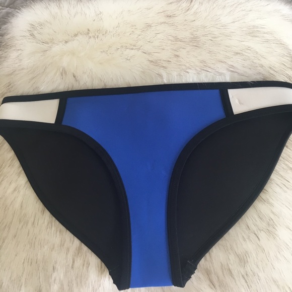 Triangl - Picture 2 of 4