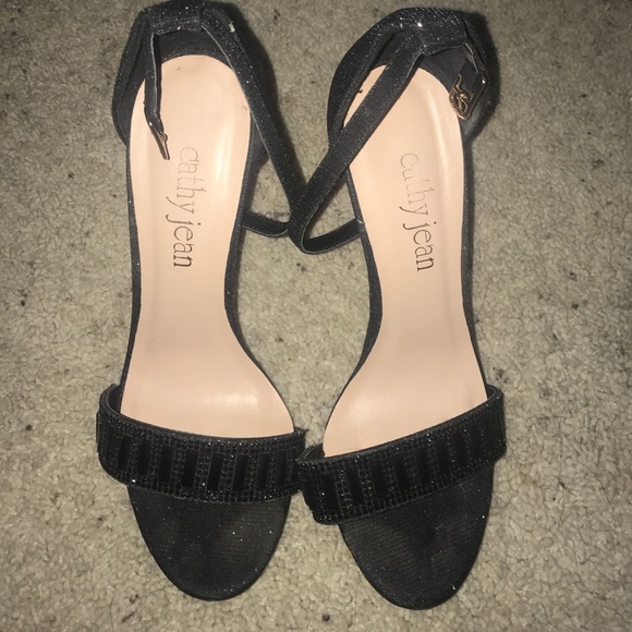 heels - Picture 2 of 3