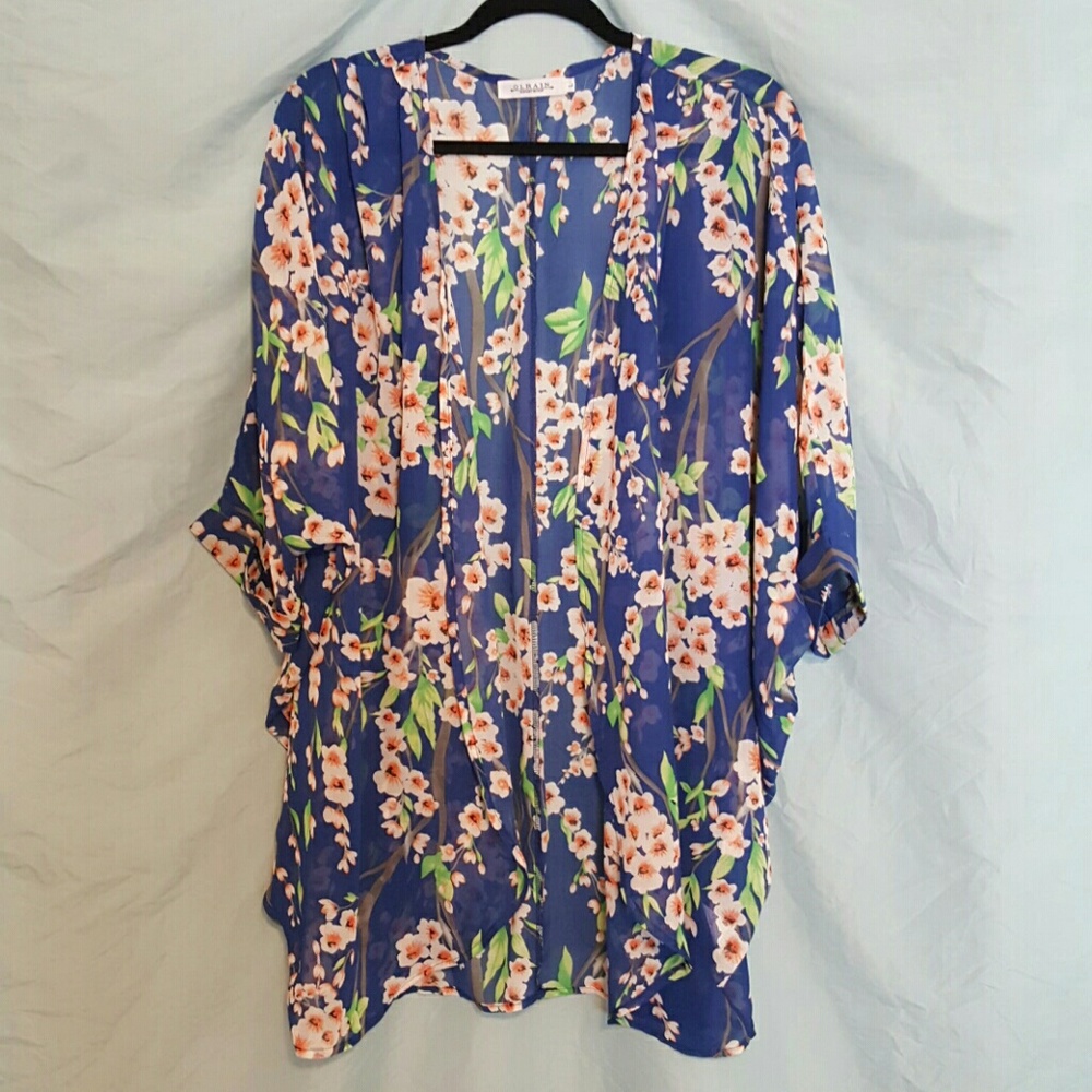NWOT Floral Blue White Dolman Kimono -L
