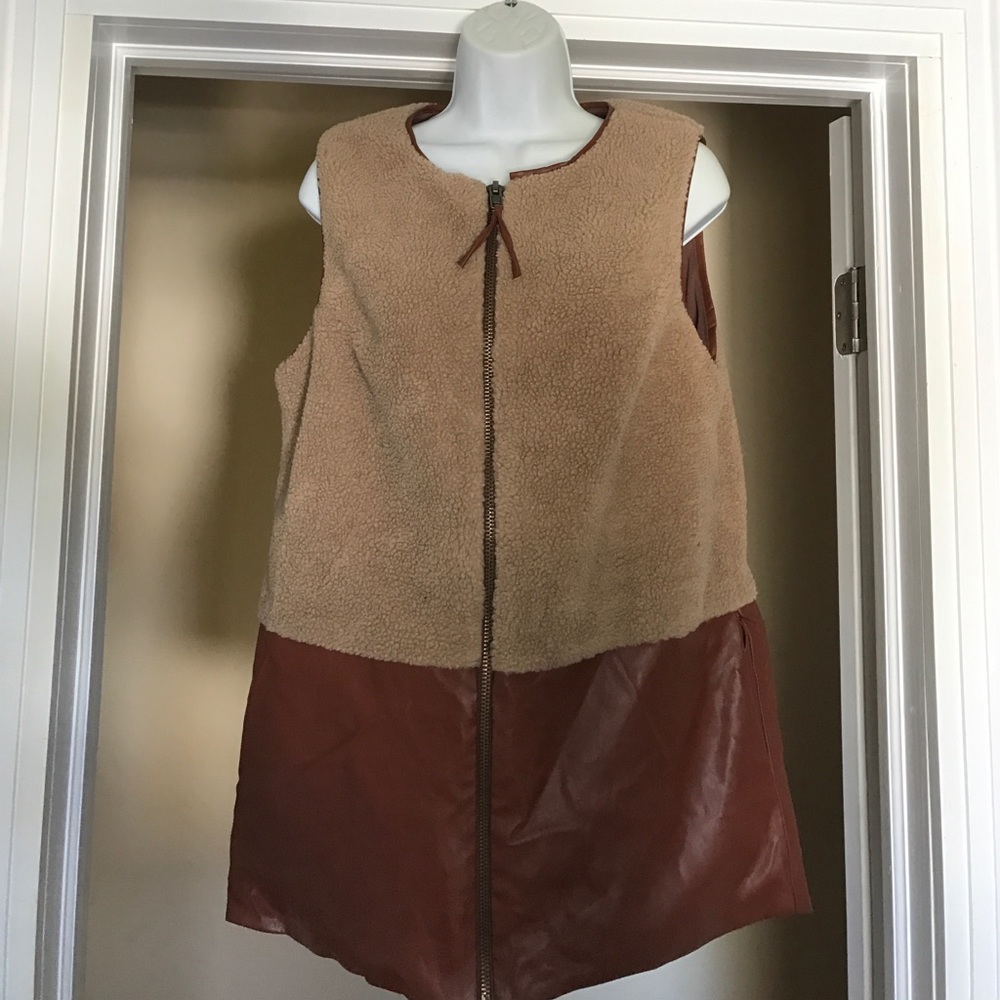Wells Grace faux mouton/vegan leather vest M
