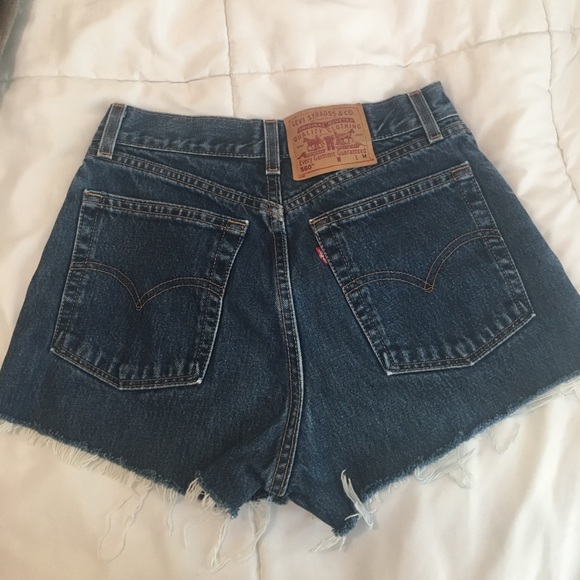 Levi cut off shorts size 4 - Picture 1 of 4