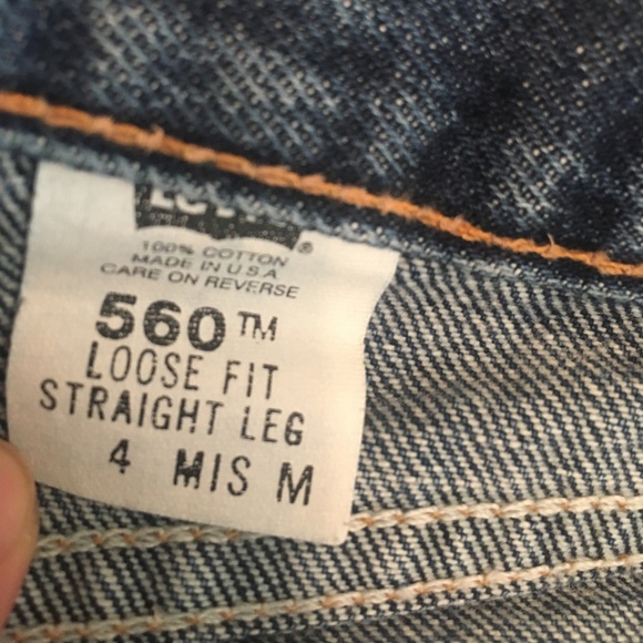 Levi cut off shorts size 4 - Picture 3 of 4