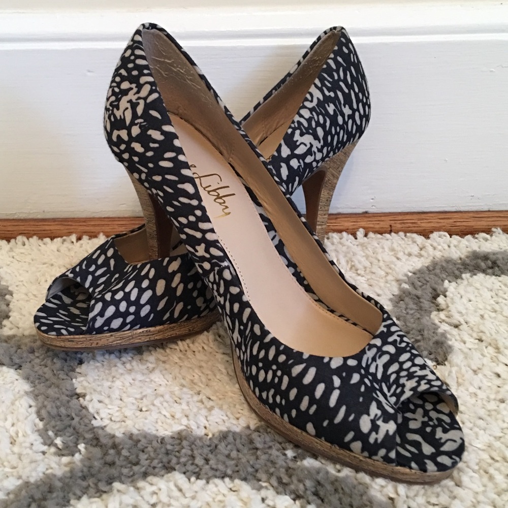 🍊2 for $10! Sam & Libby Navy & White Heels