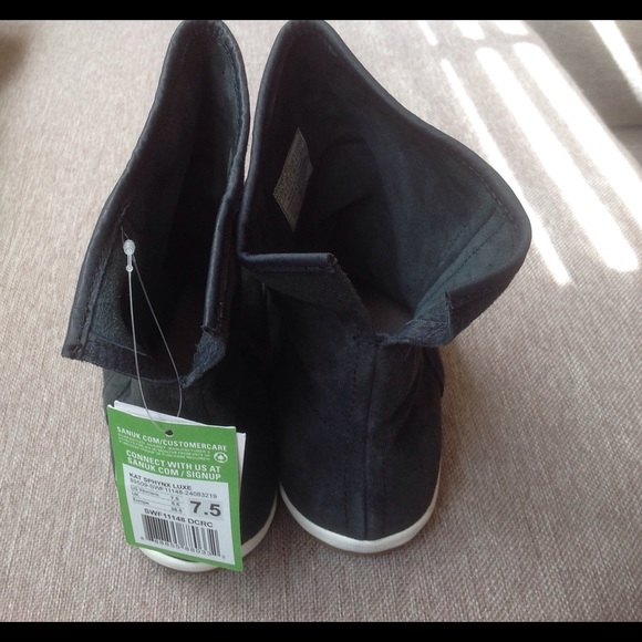 Sanuk Suede Kat Sphynx Luxe - Picture 2 of 8