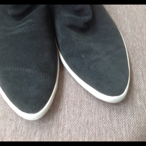 Sanuk Suede Kat Sphynx Luxe - Picture 3 of 8