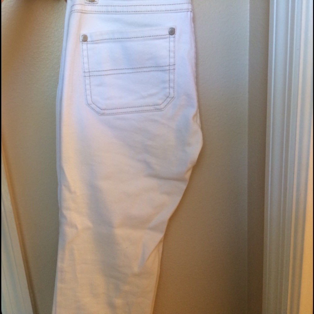 Jordache size 3/4 white jeans
