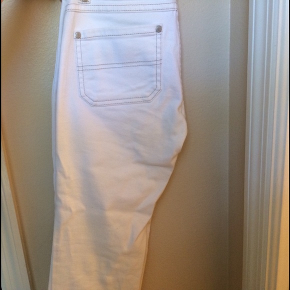 Jordache size 3/4 white jeans - Picture 1 of 4