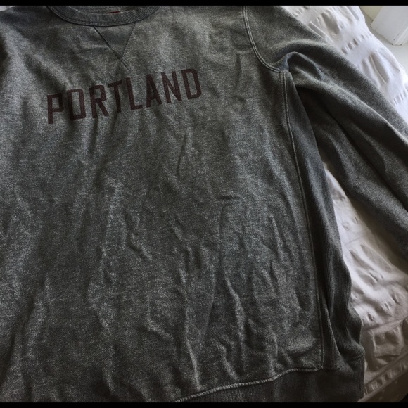 Simple grey pullover - Picture 2 of 4